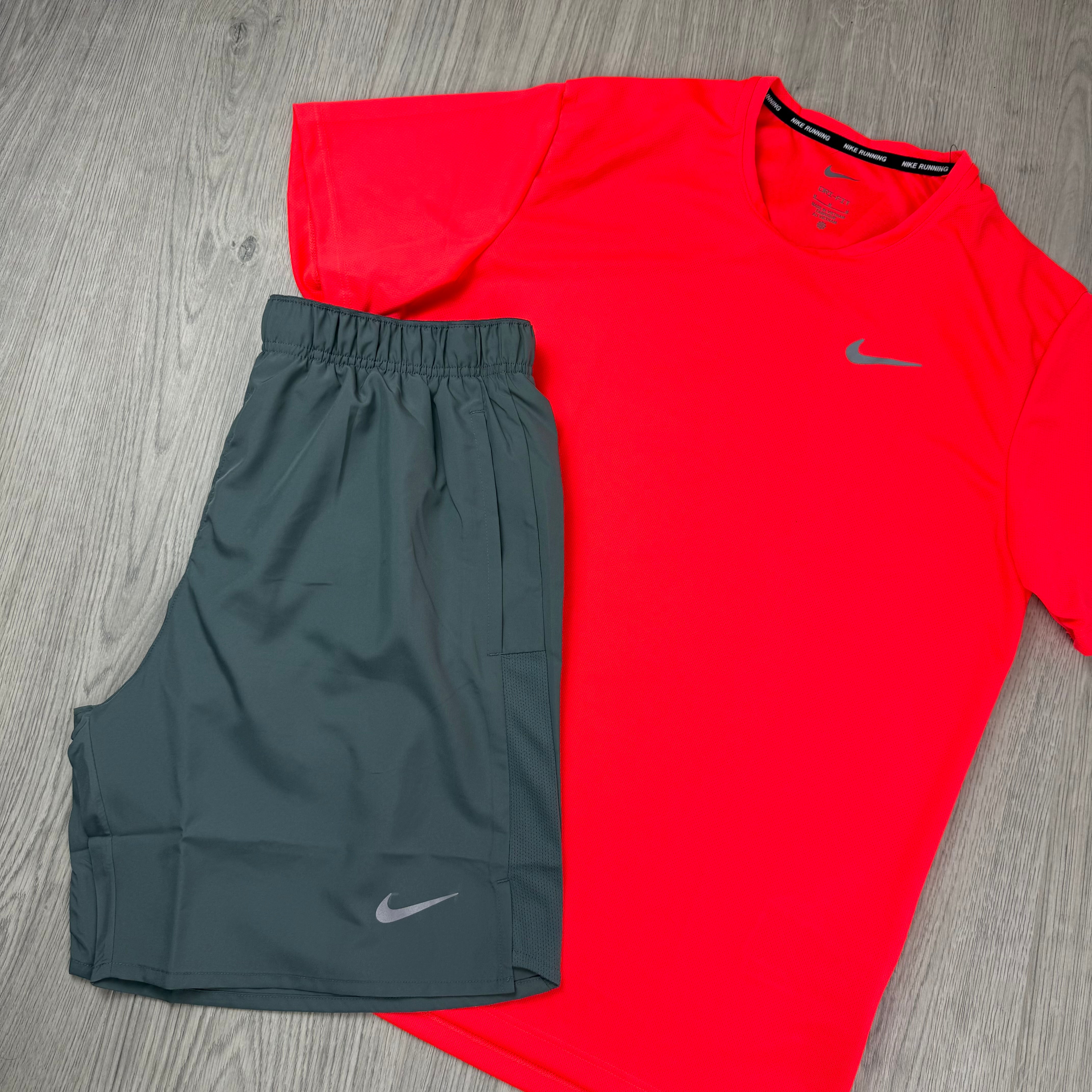 Nike 'Miler' Set - Crimson/Smoke Grey