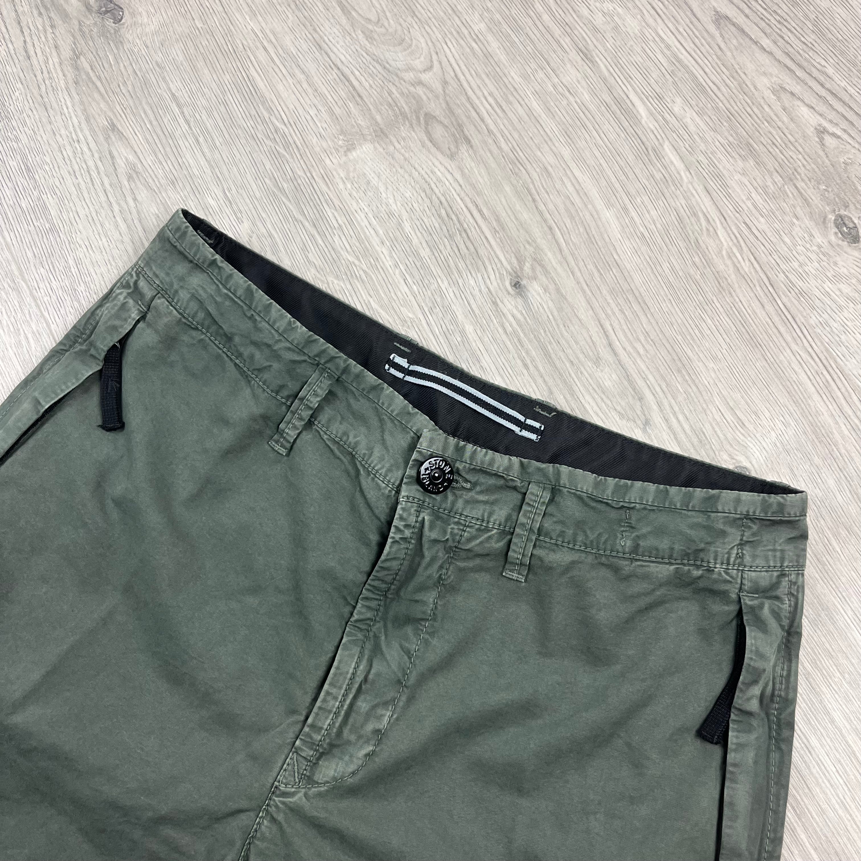 Stone Island Cargo Shorts - Musk