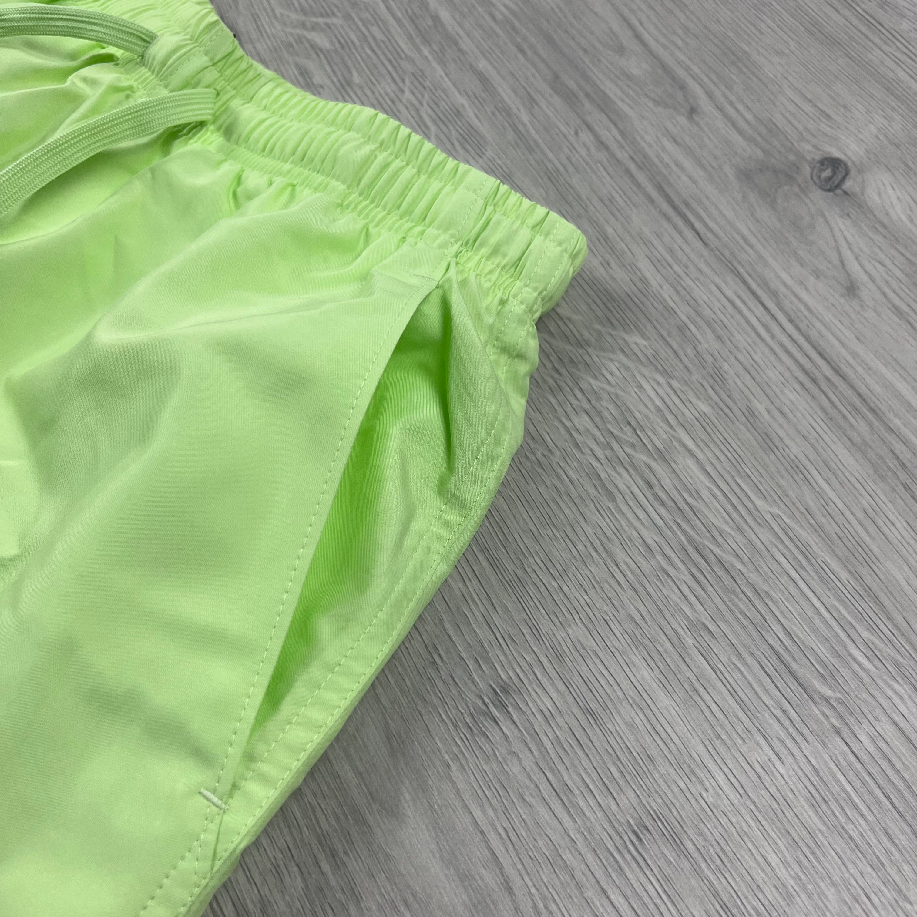 Nike Woven Shorts - Volt