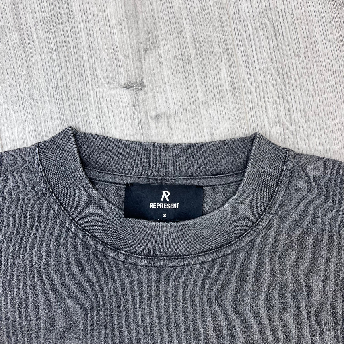 Represent Owners Club Script T-Shirt in Vintage Grey - Neck label.
