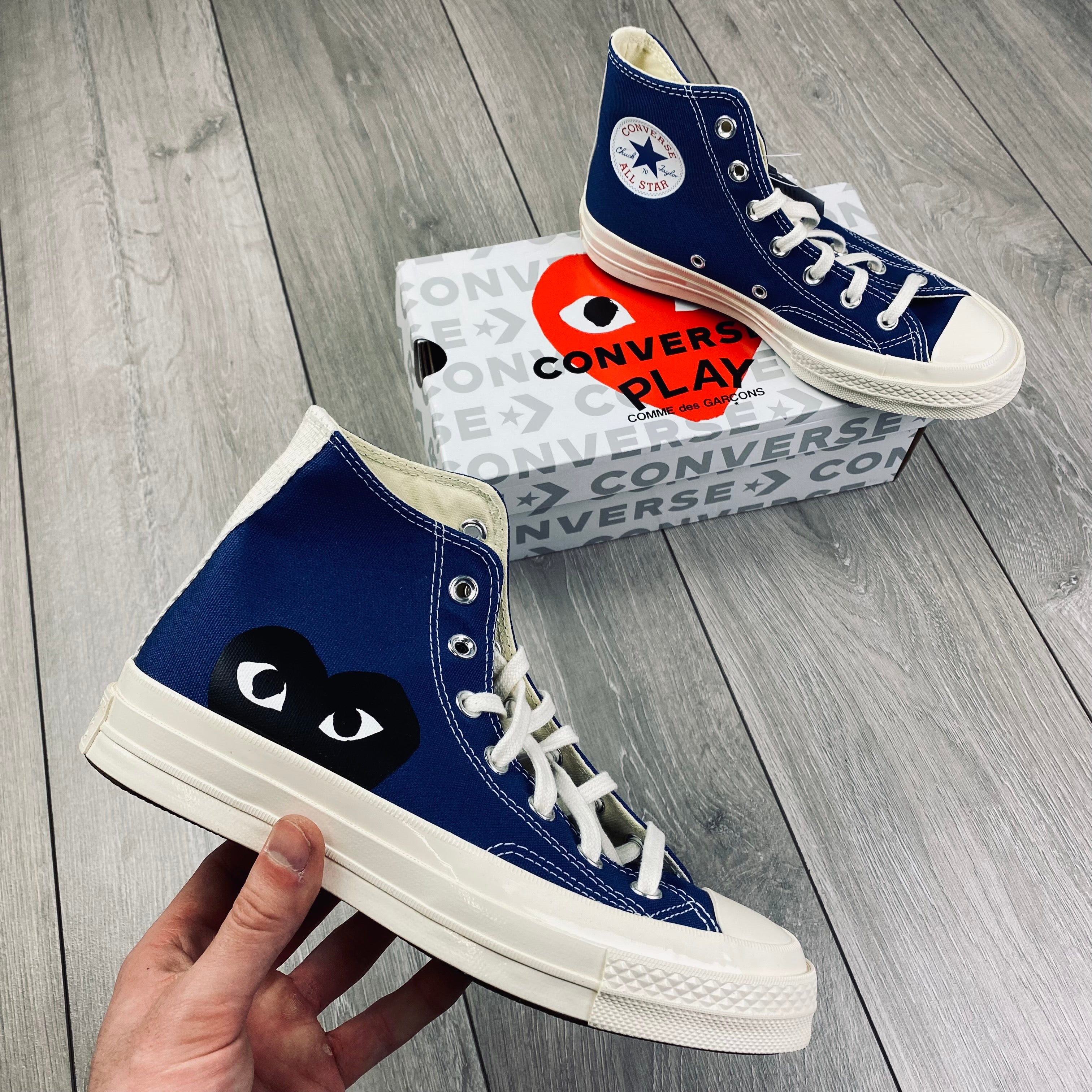 Comme des Garçons PLAY Sneakers - Navy