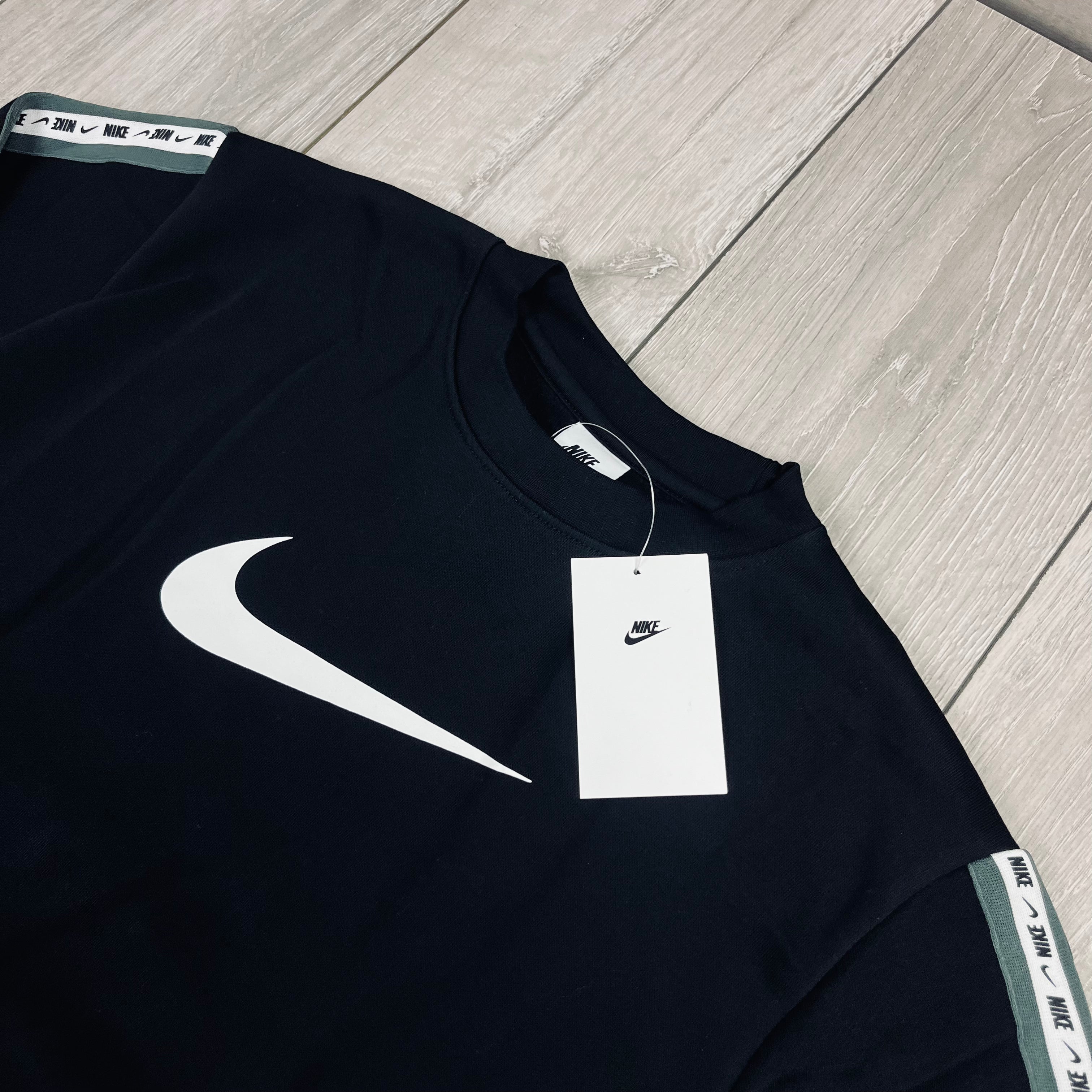 Nike Repeat Sweatshirt - Black