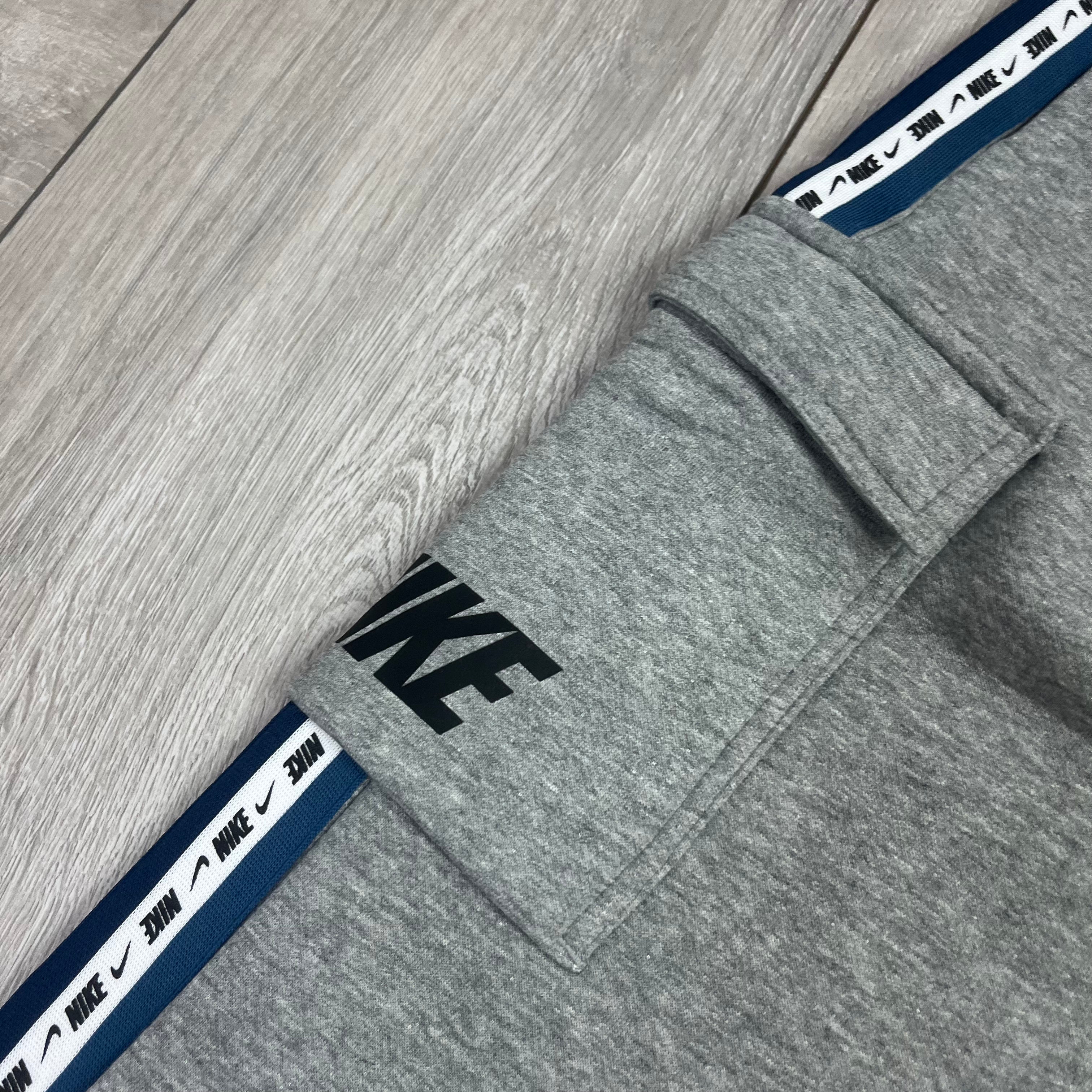 Nike Repeat Joggers - Grey